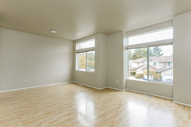 Building Photo - 2101 NW Pacific Elm Dr
