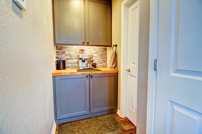 Building Photo - 2479 Cutters Cir