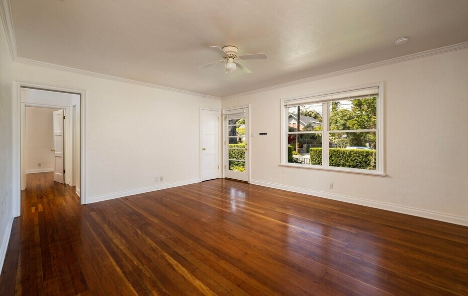 Building Photo - 1821 Chino St