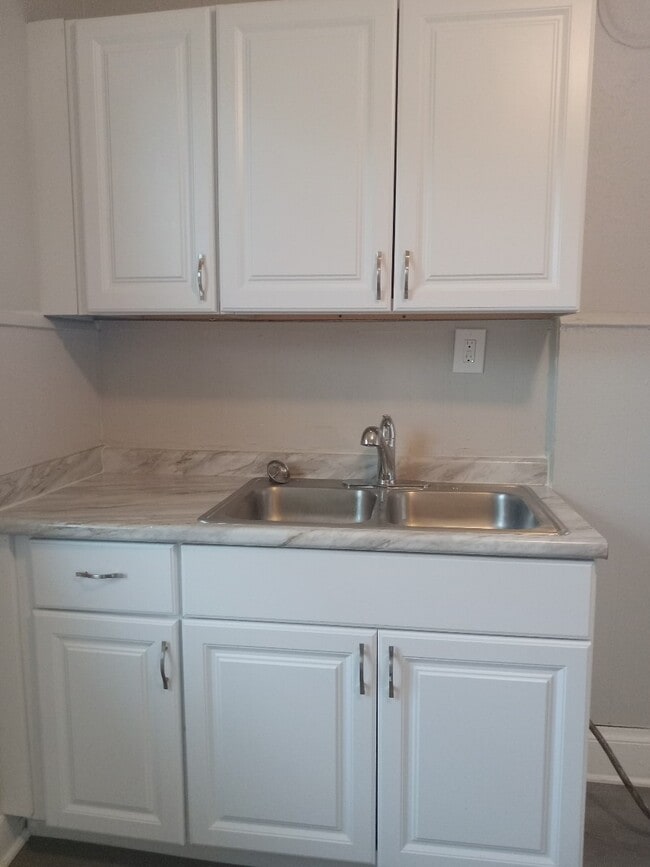 Building Photo - 1527 Dixmont Ave