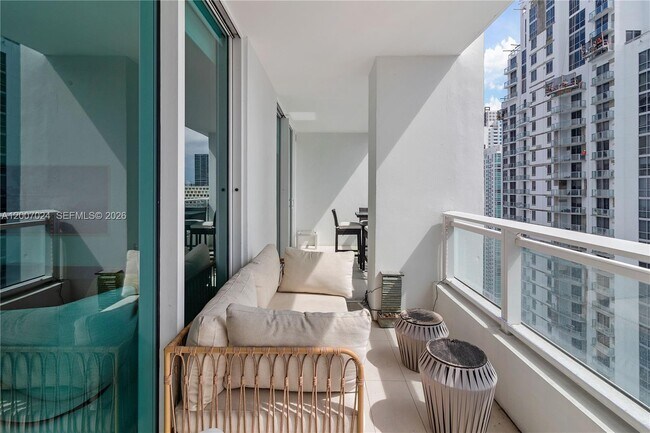 Building Photo - 1080 Brickell Ave