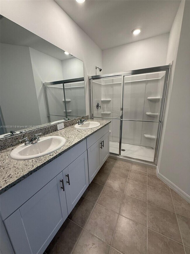 Building Photo - 5658 Nispero Wy