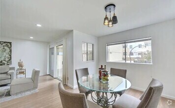 Building Photo - "Chic 1-Bed Oasis with Hardwood Floors & C...