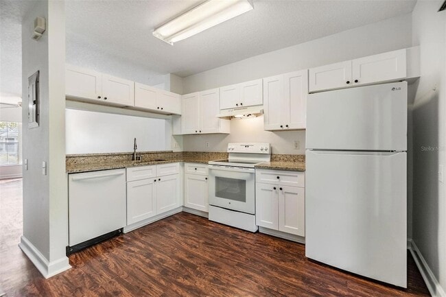 Building Photo - 2248 Lake Woodberry Cir
