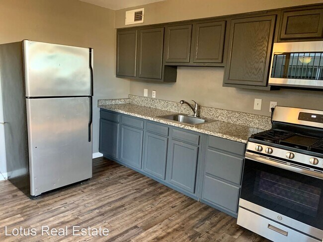 Building Photo - 2 br, 1 bath House - 2323 N 39th Ave.