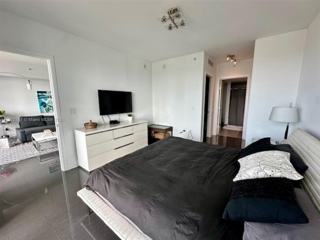 Building Photo - 92 SW 3rd St