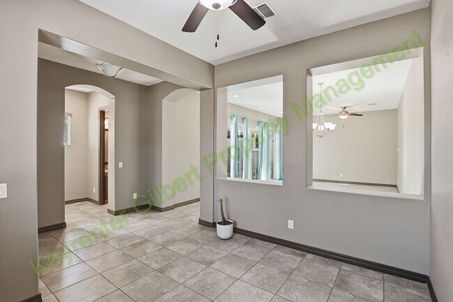 Building Photo - Beautiful 4-bed/3.5-bath Gilbert Home in Gilbert’s Cooley Station!