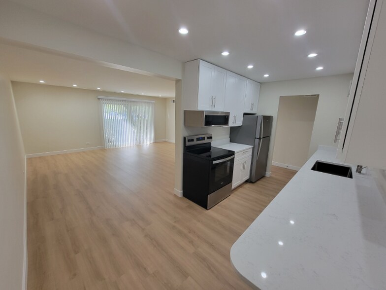 Primary Photo - 700 Perrie Dr