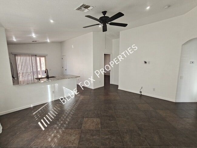 Building Photo - 2289 W Enchantment Pl