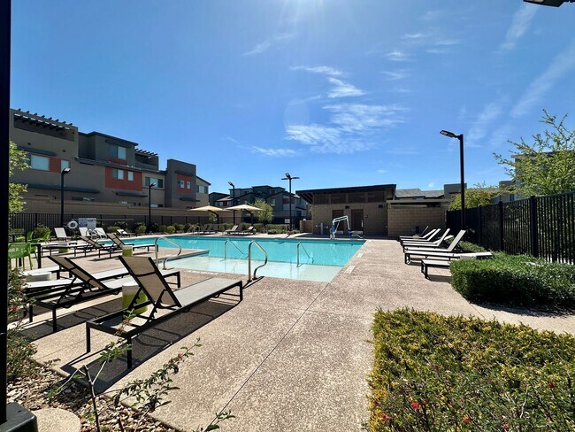 Building Photo - Inspirada Town Center