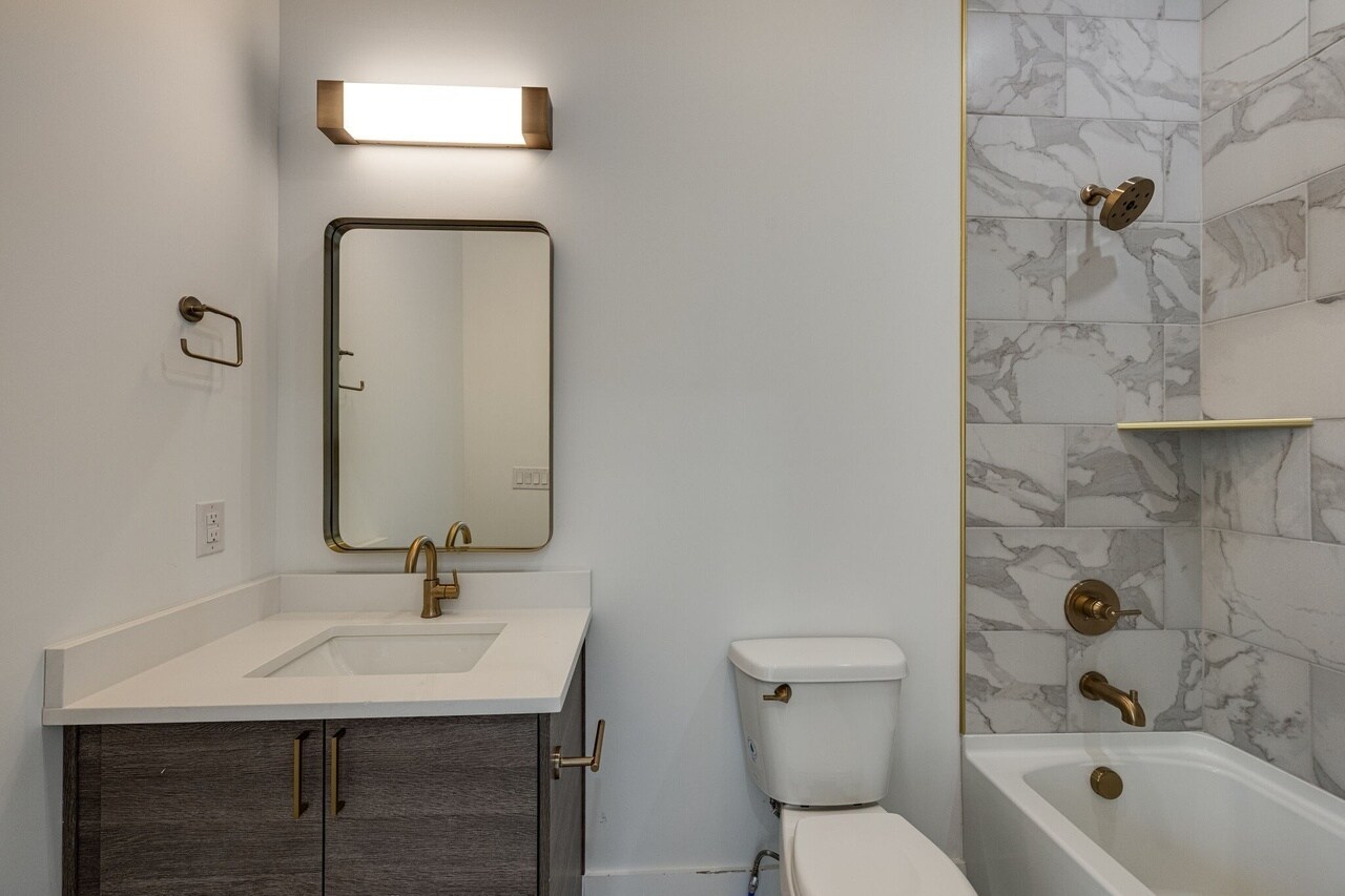 Bathroom 2nd Floor - 6003 Louisiana Ave