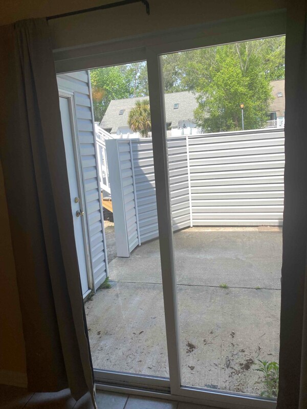 Building Photo - 400 Cambridge Cir