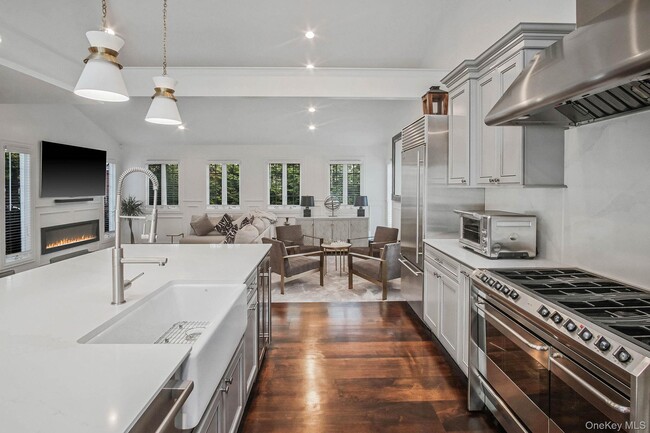 Building Photo - 150 Meadow St