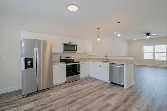 Building Photo - 550 Peachers Mill Rd