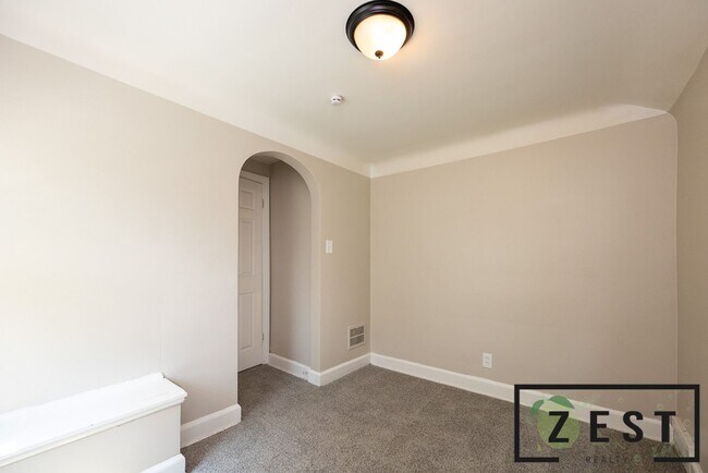 Building Photo - BEAUTIFUL 3 BD 1.5 BATH HOME!
