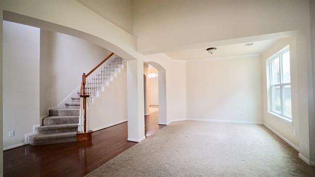 Building Photo - 329 Parkhurst Ln