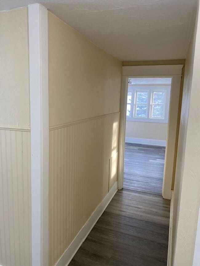 Building Photo - Spacious and beautifully remodeled 5 bed 2 bathroom home