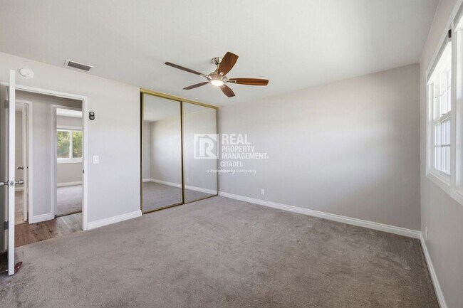Building Photo - 5082 Edinger Ave