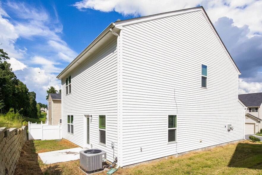 Building Photo - 4621 Montelena Dr