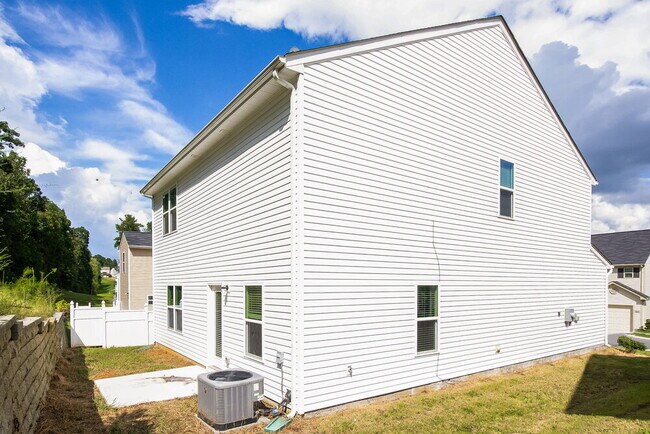 Building Photo - 4621 Montelena Dr