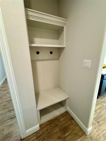 Building Photo - 9720 Thorncrown Ln