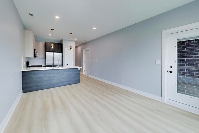 Building Photo - 6548 S Maryland Ave