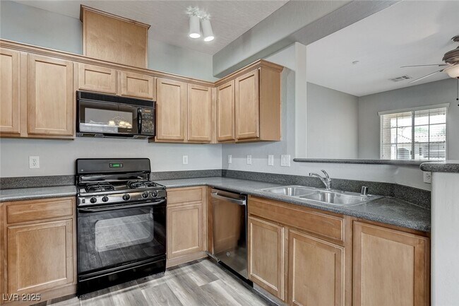 Building Photo - 4630 Basilicata Ln