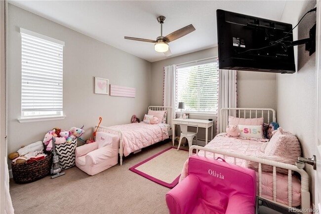 Building Photo - Lage & Beautiful 4 bedroom Townhome in Aurora