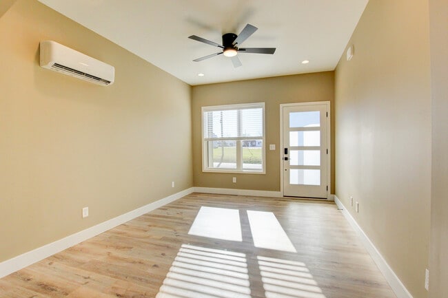 Building Photo - 102 Rosenwald St