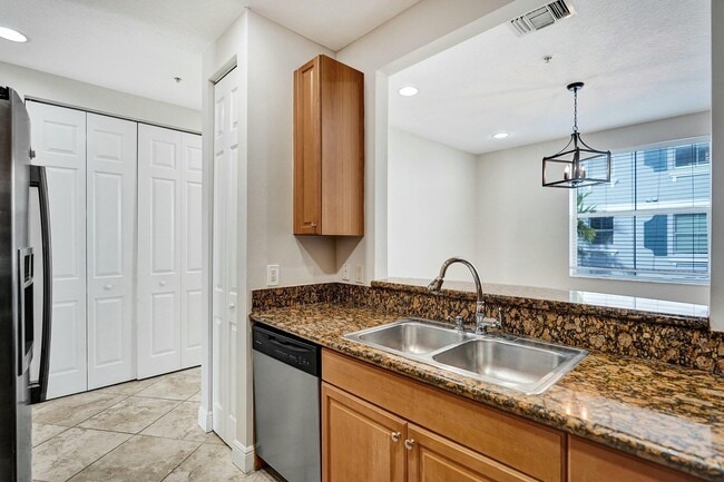 Building Photo - 1252 Piazza Antinori