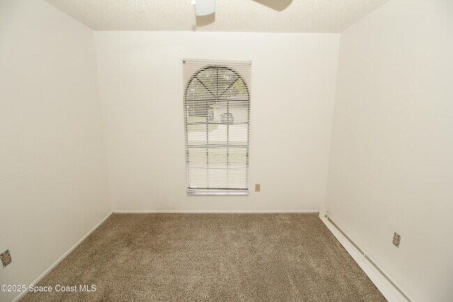 Building Photo - 1735 Hazelton St NW