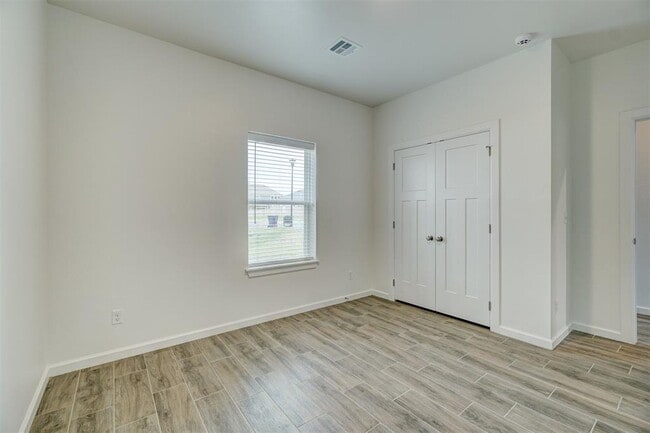 Building Photo - 528 NW 175th St