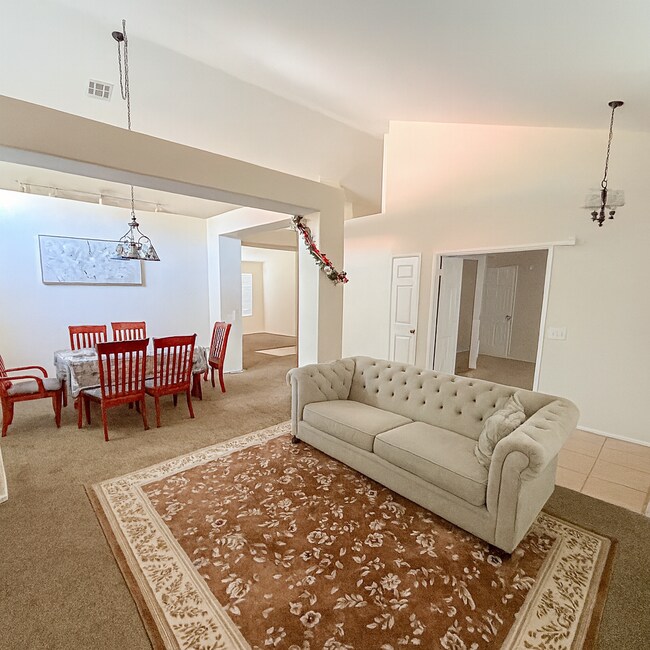 Building Photo - 39518 Chalfont Ln