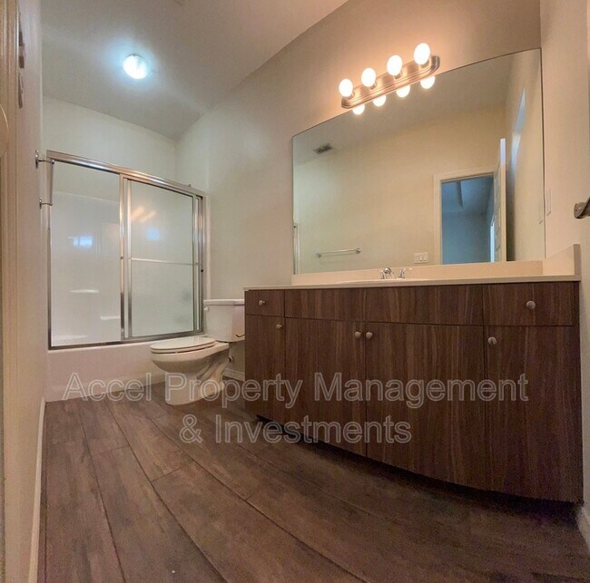 Building Photo - 3905 Hawthorne Ave