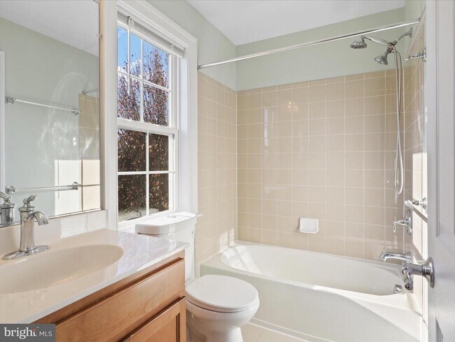 Building Photo - 43527 Loudoun Barn Way