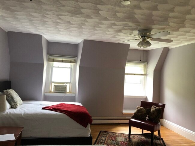 Building Photo - 318 Tappan St