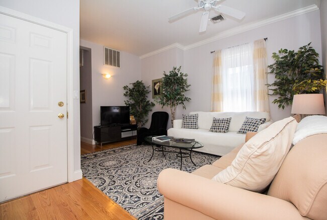 Building Photo - 6 Harvard Sq