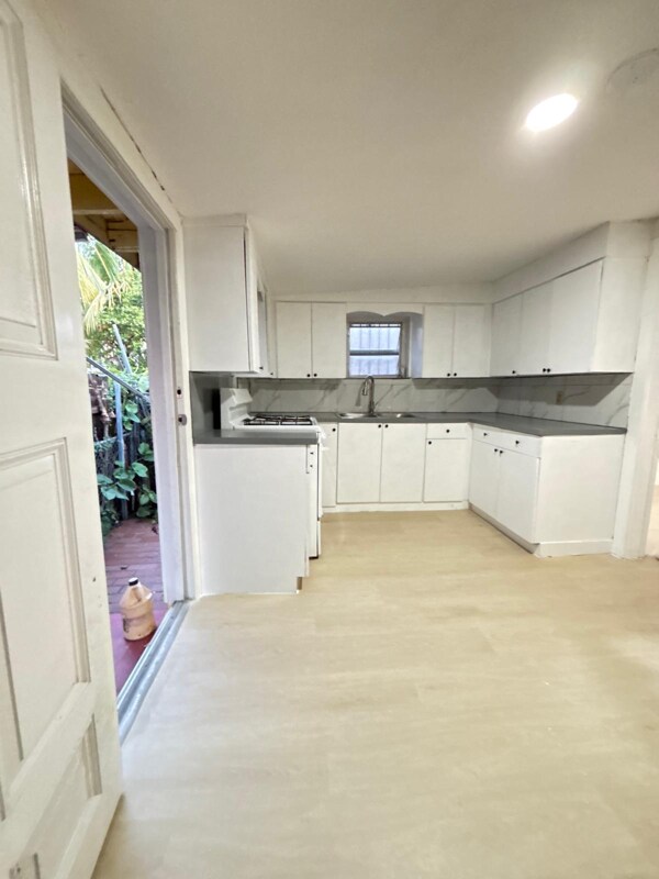 Building Photo - 2035 NW 26th St