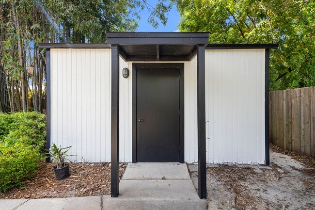 Building Photo - 3623 Chelsea St