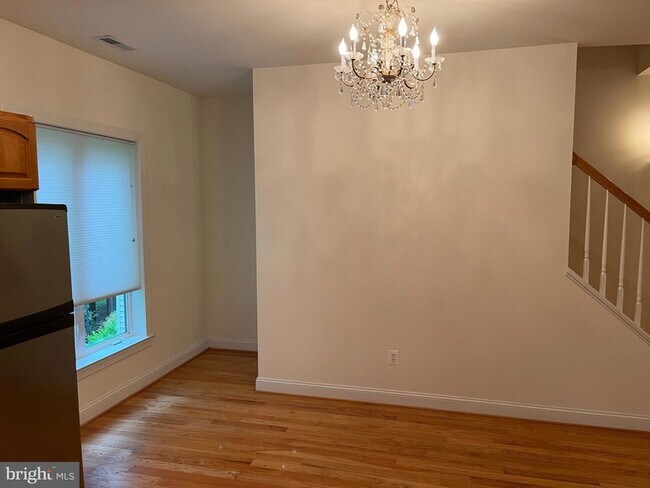 Building Photo - 118 Quaint Acres Dr