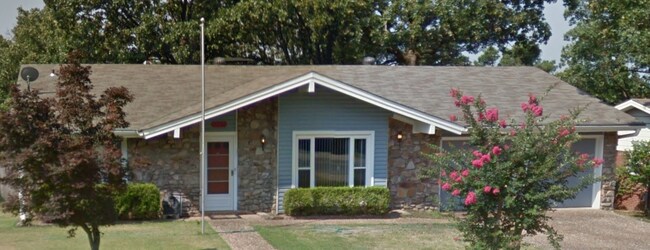 Building Photo - 11701 Southridge Dr