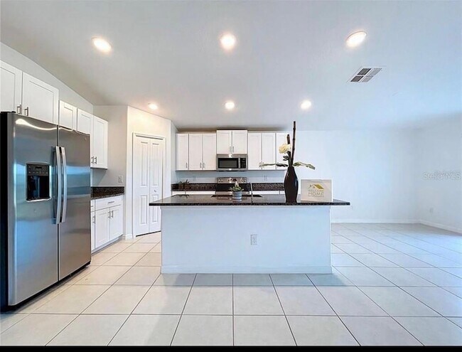 Building Photo - 6557 Bar S Bar Trl