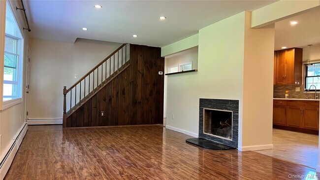 Building Photo - 43 Flagstone Ln