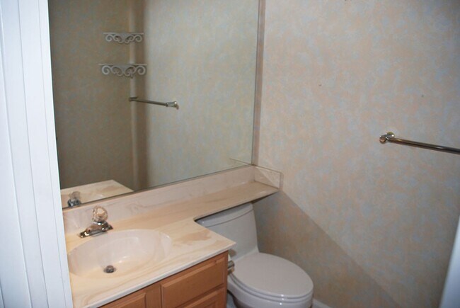 Building Photo - Red Hawk Golf View Home