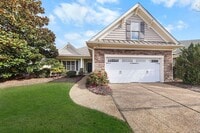 Building Photo - ~ COMPASS POINTE ~
