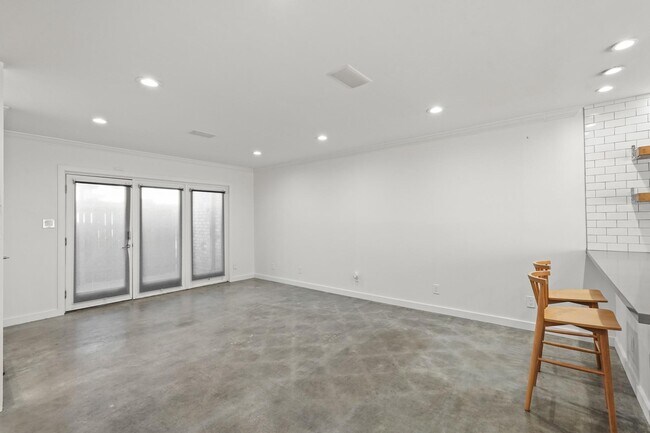 Building Photo - 1951 Stoney Brook Dr