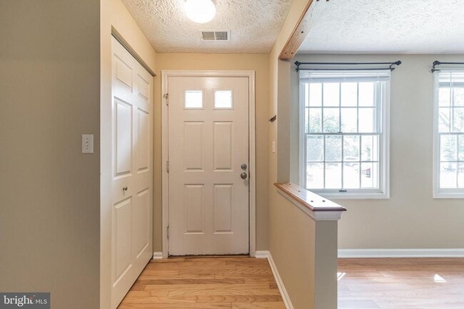 Building Photo - 6302 Betsy Ross Ct