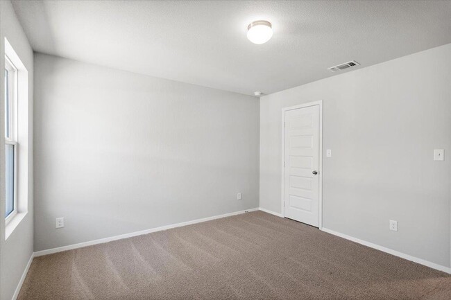 Building Photo - 2711 Totley Rd