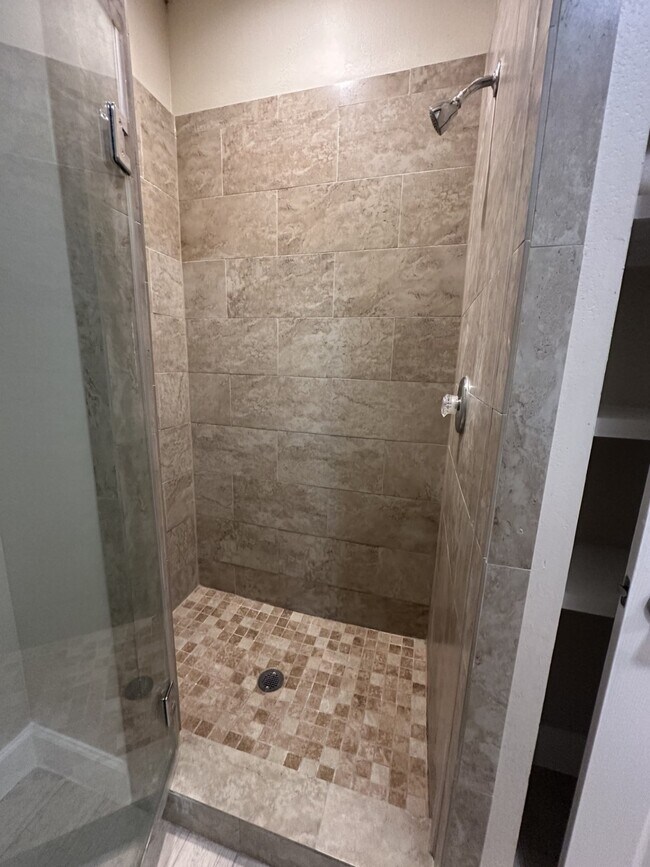 Building Photo - 1820 Jacquelyn Dr