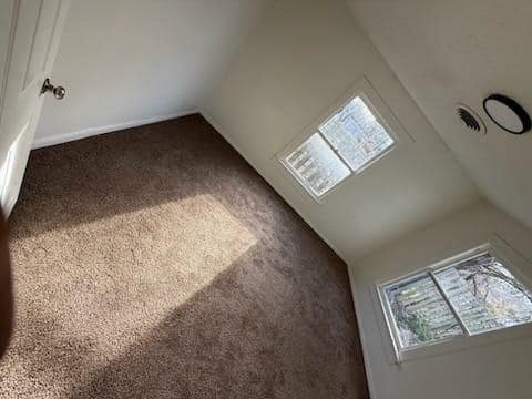 Building Photo - 813 E Oak St